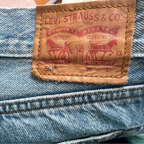 Unique LEVI’s 501 perfectly soft worn in sz 29 x 28 lasso painted stitch Western - Picture 7 of 8